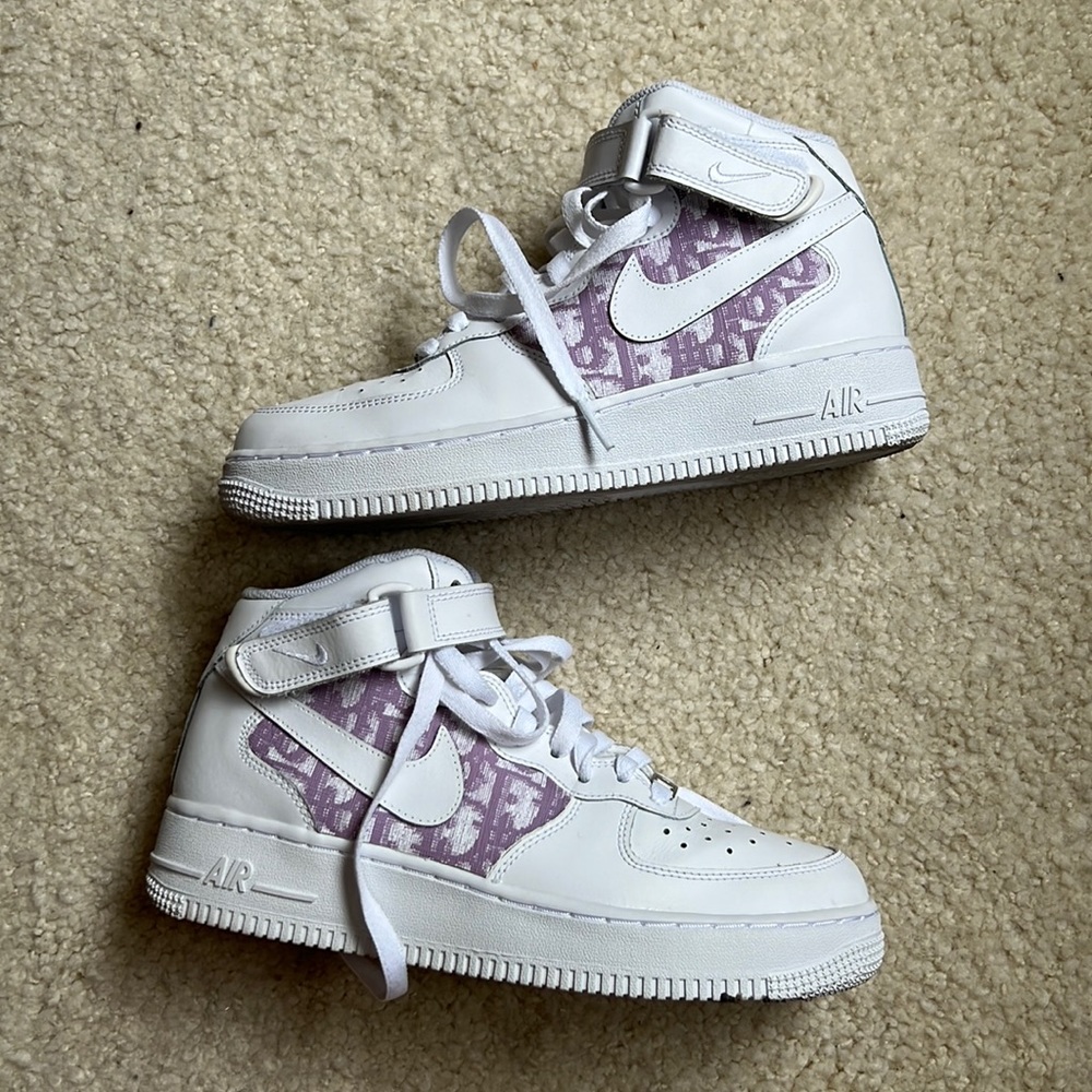 MINT CONDITION NIKE JORDAN PURPLE DIOR SNEAKERS 7.5 - Picture 2 of 4